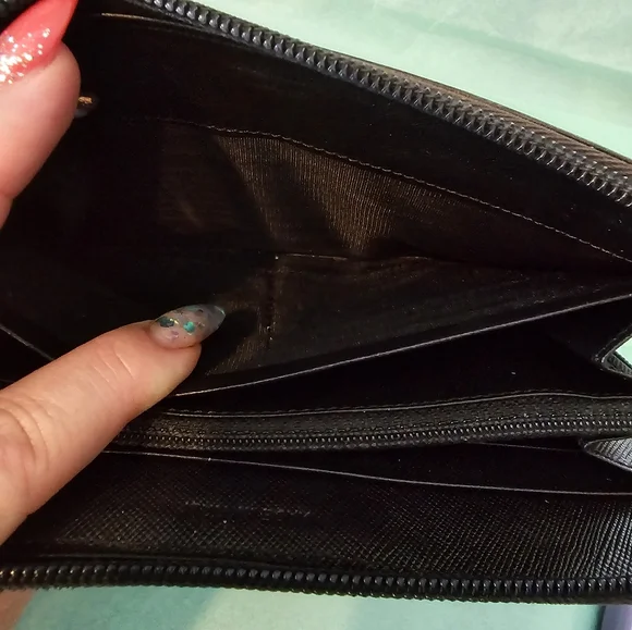 Prada Saffiano leather black zip around wallet - Picture 10 of 13